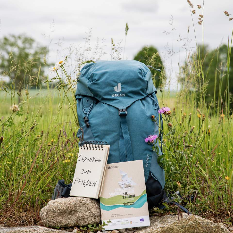 Rucksacksujet Friedenswanderung